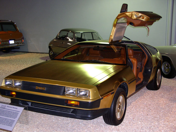 Uno de los tres ejemplares bañados en oro, Museo Nacional del Automóvil